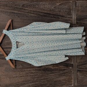 Women's Cato blue & white cold shoulder 3/4 sleeve top size 14/16